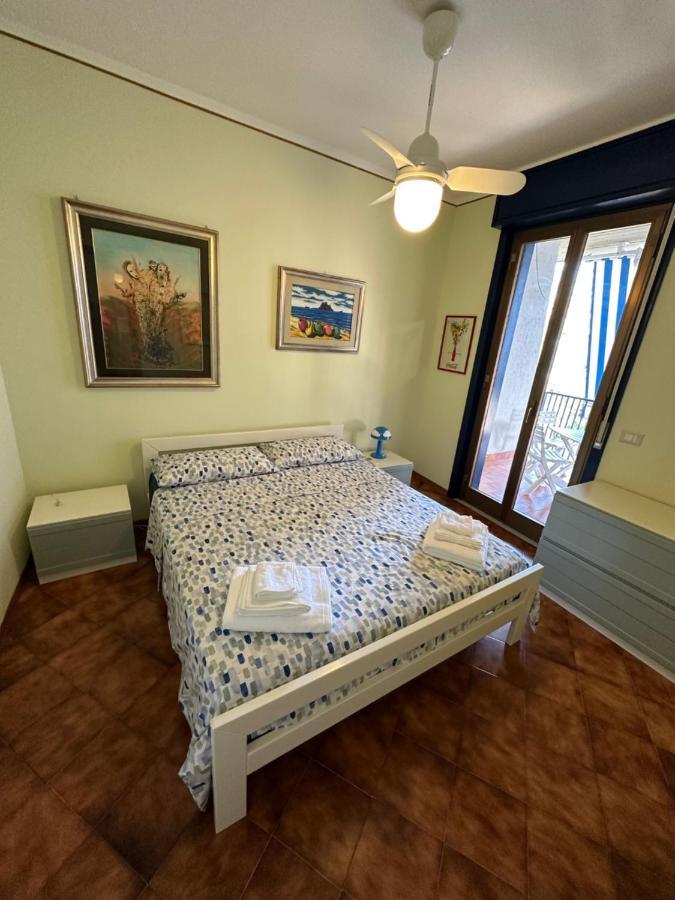 Roberto House Beach - Taormina Mare Джардини Наксос Екстериор снимка