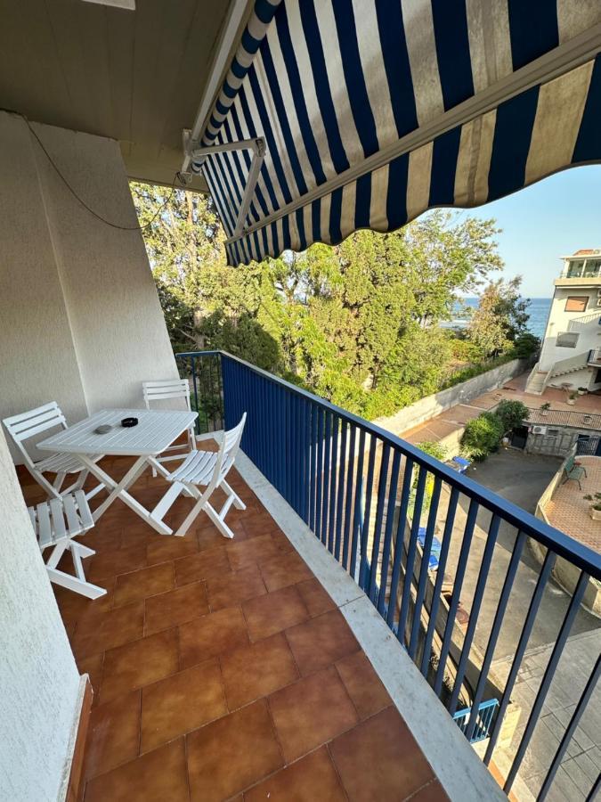Roberto House Beach - Taormina Mare Джардини Наксос Екстериор снимка